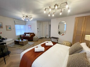 1 bedroom, desk, iron/ironing board, free WiFi