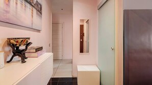 Interior - Stay in Style: vibrant condo in San Giovanni Lupatoto - free parking (San Giovanni Lupatoto)