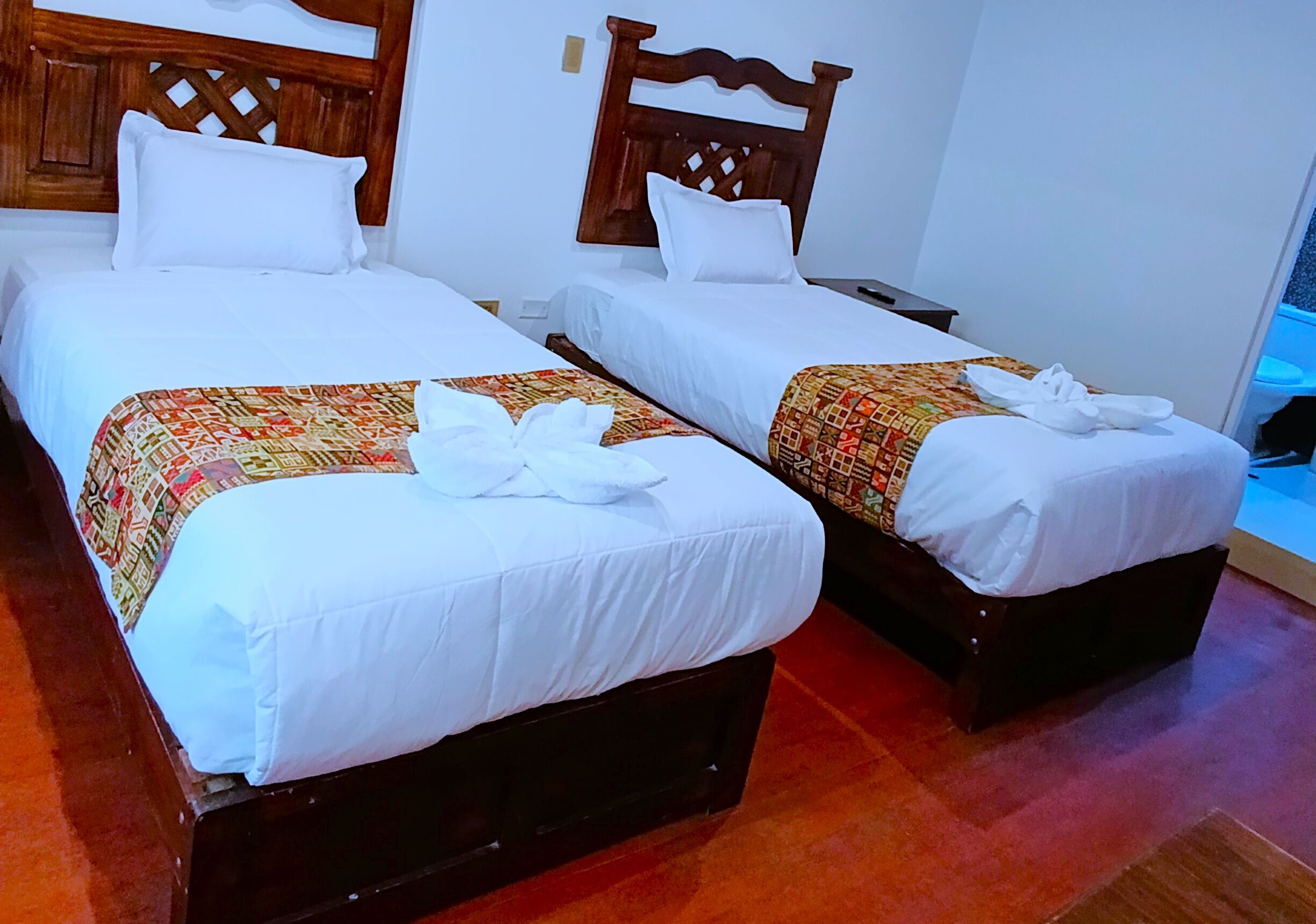 Habitación doble estándar | Escritorio, espacio para trabajar con laptop y wifi gratis 