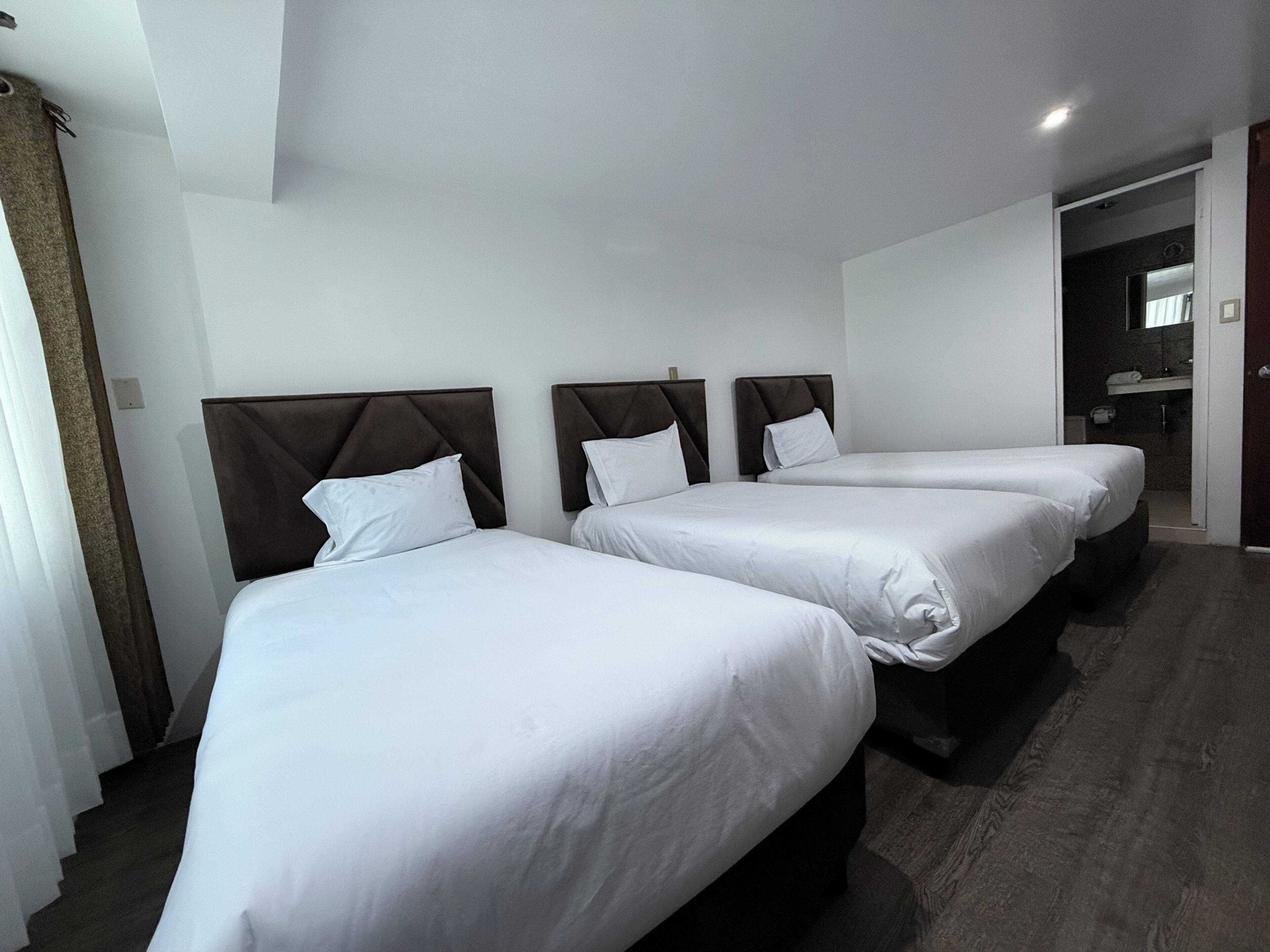 Comfort Triple Room | Desk, laptop workspace, free WiFi