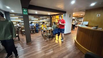 Petit déjeuner continental compris tous les jours