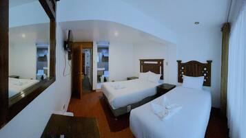 Bureau, espace de travail pour ordinateur portable, Wi-Fi gratuit