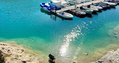 Magnificent studio terrasse overlooking lake esparron 4 pers.