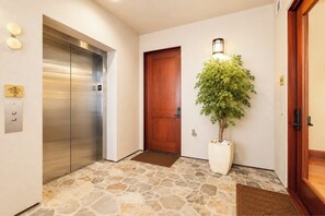 Interior - Oceanview 3-Bedroom Luxury Villa at The Resort at Kapalua Bay with Housekeeping, Spa, Rental Car Included! MON-1303 | KBM (Lahaina)