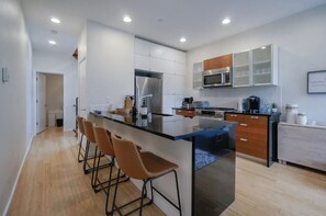 Fridge, microwave, oven, stovetop - Cap Hill Loft, Pets OK, W/D, Walk to Needle (Seattle)