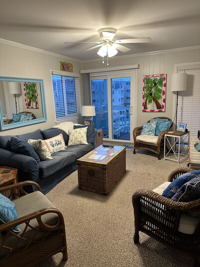 Soothing 2-bedroom condo with WiFi in Atlantic Beach