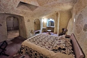 Cribs/infant beds