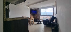 สมาร์ททีวี 40 นิ้ว พร้อมช่องเคเบิล