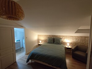 3 bedrooms, iron/ironing board, WiFi