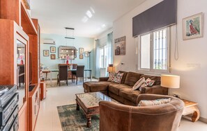 Smart TV - Lovely home in Torrox (Torrox)