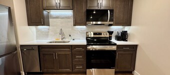 Jordan River Retreat. Charming 1 bedroom apartment in Lehi Ut on the river.