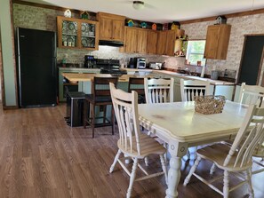 Microondas, horno, parrilla de estufa y lavavajillas 