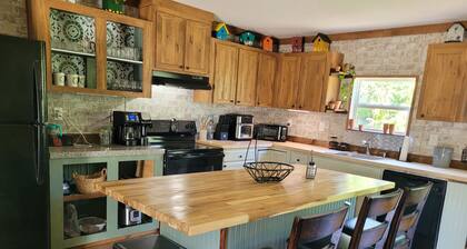 Spacious 5-bedroom/3 bath mobile home on an Orchard of 5 acres in Alachua