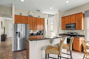 House, Multiple Beds, Pool Access, Pool View (Family Retreat) | Private kitchen | Fridge, microwave, oven, stovetop