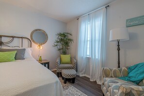 1 habitación, tabla de planchar con plancha, wifi y ropa de cama