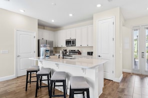 Townhome, Multiple Beds, Patio, Garden View (Flamingo Paradise) | Private kitchen