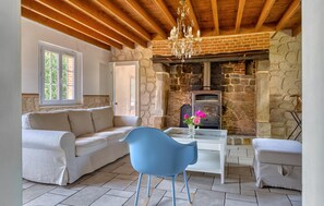 Televisie en een open haard