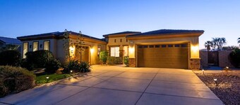 Indio 4000 SQ FT 5bedroom. 3 BATH, SALT, POOL , SPA, WiFi and AC, COACHELLA,