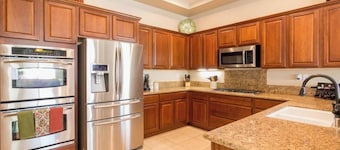 4000 SQ FT 5bedroom/3 BATH, SALT, POOL/SPA, WiFi and AC, COACHELLA, Indio