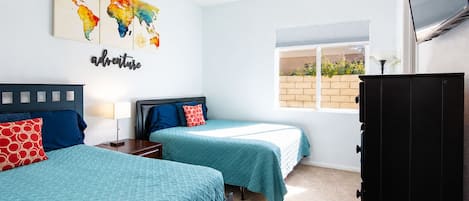 5 bedrooms, desk, iron/ironing board, travel cot
