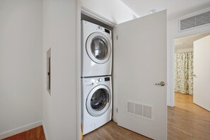 Interior - 1bdr in Hollywood - your best vacation with luxury amenities (Beverly Hills)