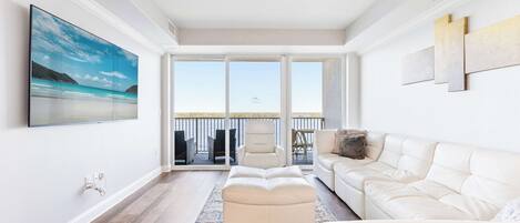 Condo, Multiple Beds, Balcony (Lake Views At Blue Heron) | Living area