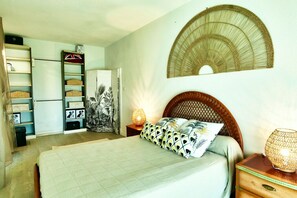 1 chambre, fer et planche à repasser, Wi-Fi gratuit, draps fournis