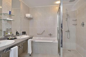 Cribs/infant beds - Melia Grand Hermitage (Golden Sands)