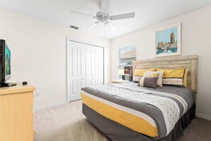 Rumah, Beberapa Tempat Tidur, akses ke kolam renang (Latitude Adjustment at Tuscan Ridge) | 4 kamar tidur dan didekorasi berbeda-beda