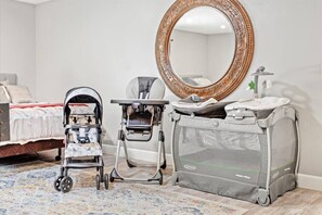 4 bedrooms, desk, iron/ironing board, travel cot