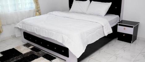 2 bedrooms, iron/ironing board, WiFi, bed sheets