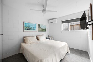 2 bedrooms, desk, iron/ironing board, free WiFi