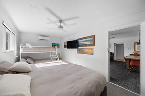 2 chambres, bureau, fer et planche à repasser, Wi-Fi gratuit