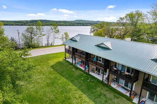 Lakeview Retreat - 2 bedroom - 3 bathrooms
