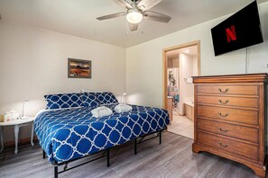 2 slaapkamers, een strijkplank/strijkijzer, beddengoed