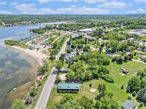 Lakeview Retreat - 2 bedroom - 3 bathrooms