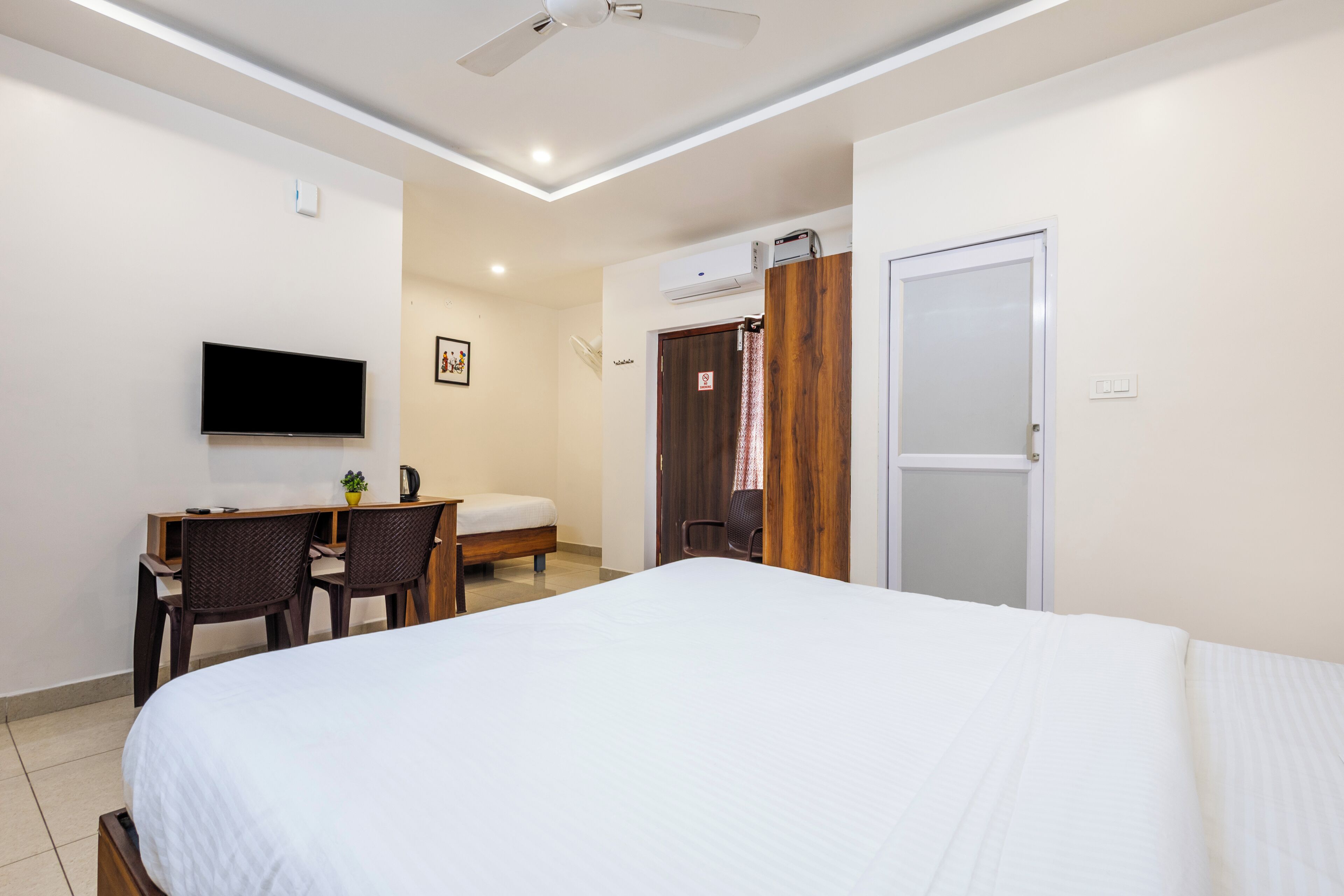 Standard Room | Premium bedding, desk, free WiFi, bed sheets