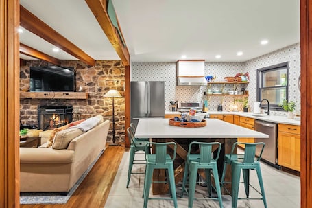 House (3 Bedrooms) | Interior