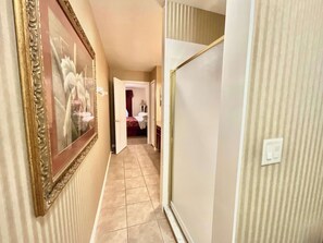 5 bedrooms, individually decorated, individually furnished, bed sheets