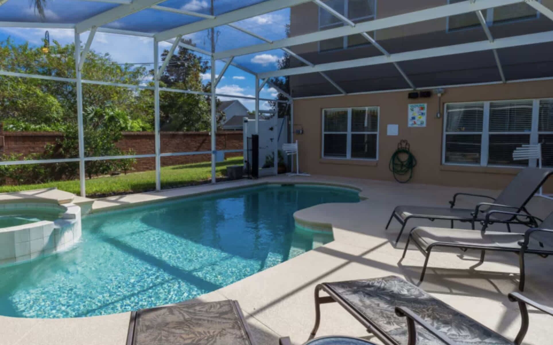 Außenpool, Liegestühle