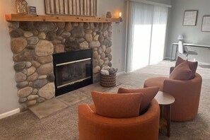 Smart TV, chimenea y videojuegos 