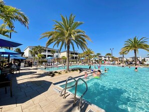 Outdoor pool, pool loungers