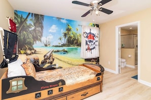 Casa, letti multipli, accesso alla piscina, vista piscina (Mickey’s Mansion At Championsgate) | 8 camere, con stile personalizzato, con arredamento individuale