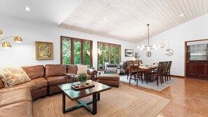 Interior - Shady Daze: Waterfront Home w/ Deck, Hot Tub & Lake Views (Sherrills Ford)