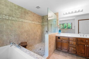 Interior - Shady Daze: Waterfront Home w/ Deck, Hot Tub & Lake Views (Sherrills Ford)