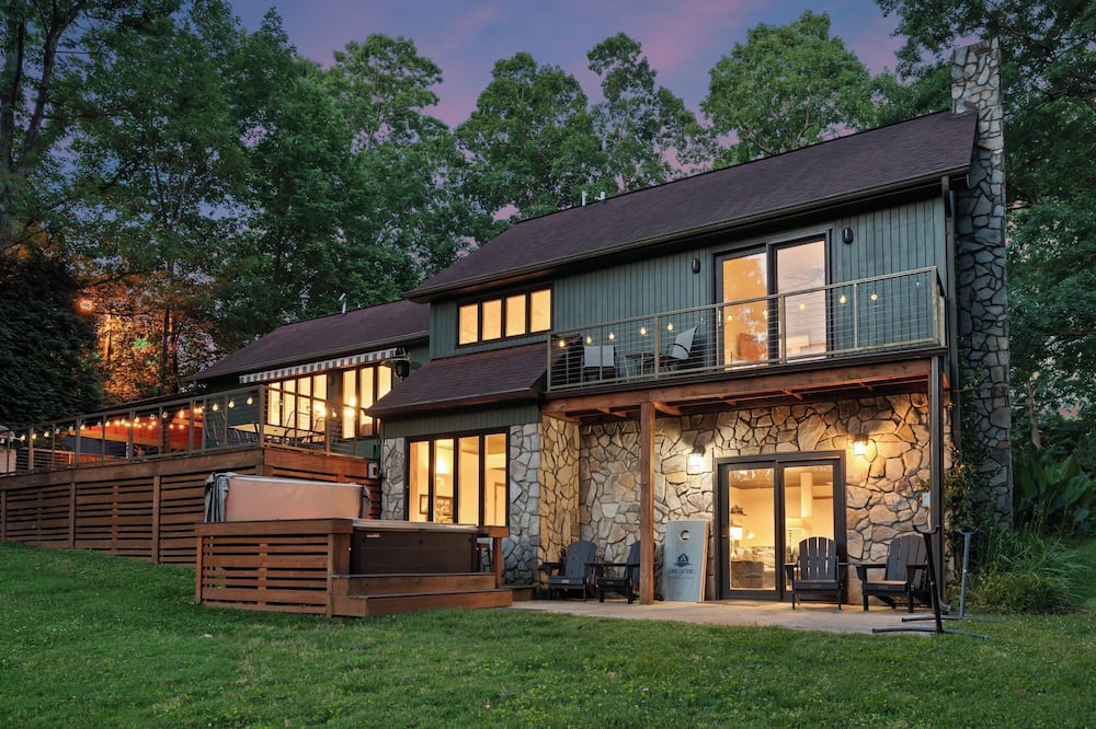Shady Daze: Waterfront Home w/ Deck, Hot Tub & Lake Views - Mountain Creek, NC