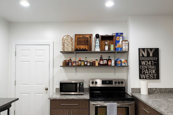 House (6 Bedrooms) | Floor plan - Detroit 6BR House Wifi, Parking, Pet Friendly (Detroit)