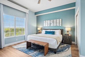 Condo, Multiple Beds, Balcony (Minutes to Magic)