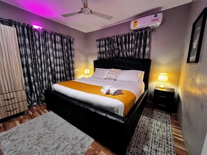 4 bedrooms, iron/ironing board, free WiFi, bed sheets