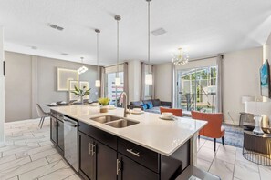 Resortwoning, Meerdere bedden, toegang tot zwembad (My Happy Place At Championsgate) | Interieur